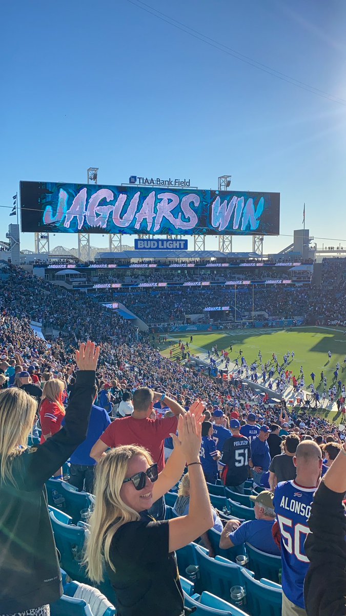 stufftodoinJAX's tweet photo. We are #DUUUVAL ‘til we die! #DTWD #NFL #NFLTwitter #BUFvsJAX https://t.co/dv2Oydb8Wu