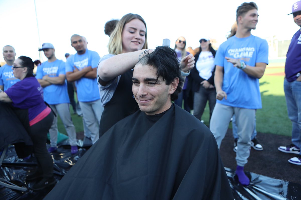 NCAABaseball's tweet photo. Any haircut to raise awareness to childhood cancer is a good haircut! ✂️🎗️

#NCAABaseball x 📸 @KStateBSB 
https://t.co/VQy4Zkv8b4