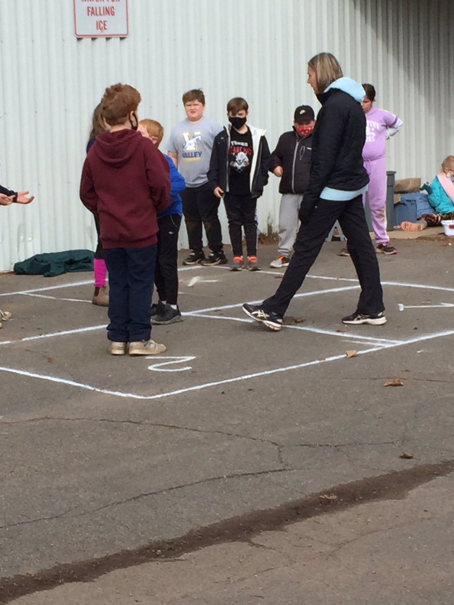 valley_elem_sc's tweet photo. Global Outdoor Classroom Day was a huge success. #outdoor learning @Cobequid_FoSS https://t.co/8LWJMv8Y6R