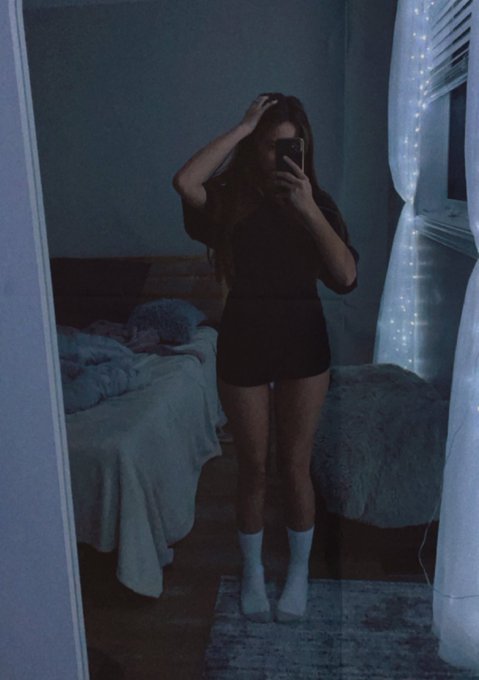 What colour do you think my underwear is? https://t.co/DUAdn3rQk7