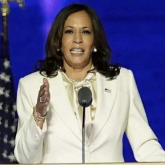 jayoung3292's tweet photo. "While I may be the first woman to hold this office, I will not be the last!" 

@KamalaHarris one year ago tonight! 

#KamalaHarrisMakingHistory #VPKamalaHarris #FirstWomanVP #WhenWomenSucceed #BuildBackBetter #KeepTheFaith #RestoretheSoulofAmerica #FBR #FBRParty #Resist https://t.co/WC1VNYoQsT
