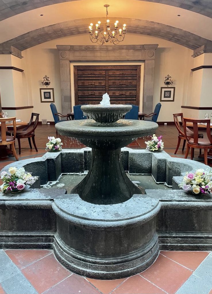 JWMarriottQuito's tweet photo. En JW Marriott Quito encontrarás lugares hermosos y mágicos en cada momento. 

#jwmarriottquito #lahacienda #pileta https://t.co/cF6HrLC4Ps