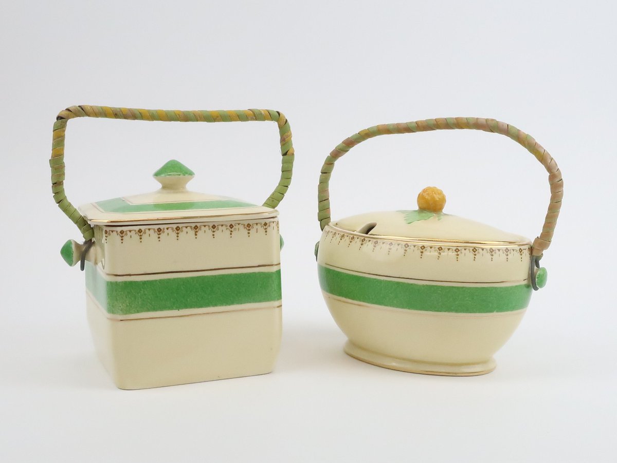 SwanDeverell's tweet photo. Delightful Crown Devon
These pieces are part of the Great British Ceramics timed online auction.
Live online now and finishing from 7pm on Sunday 14 Nov.
Bid online via the website: https://t.co/OC37Y6oLUd
#antiques #vintage #ceramics #retro #crowndevon #collectables https://t.co/7Uo0zgmV1x