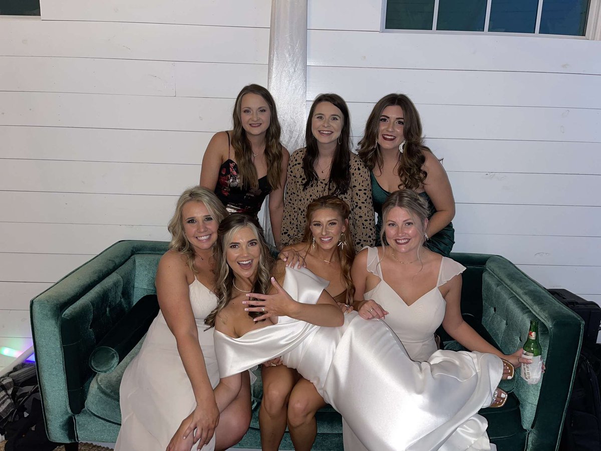 Kendall_Kozeny's tweet photo. Wedding szn best szn, cheers to Mr. &amp; Mrs. Fennell🤍 https://t.co/6zUEaGEYlm