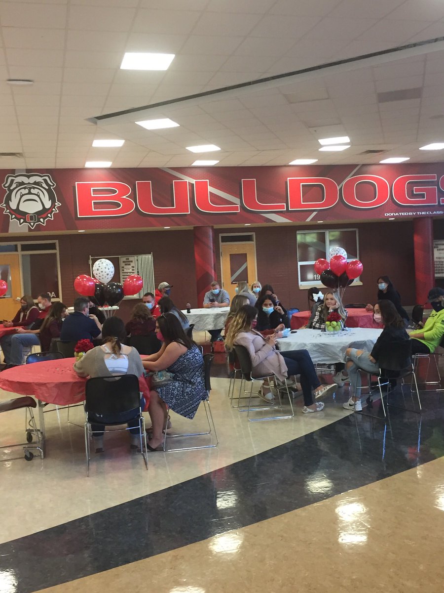 GirlsOhs's tweet photo. Nice turn out today for our awards. https://t.co/5LFdK6OXWk