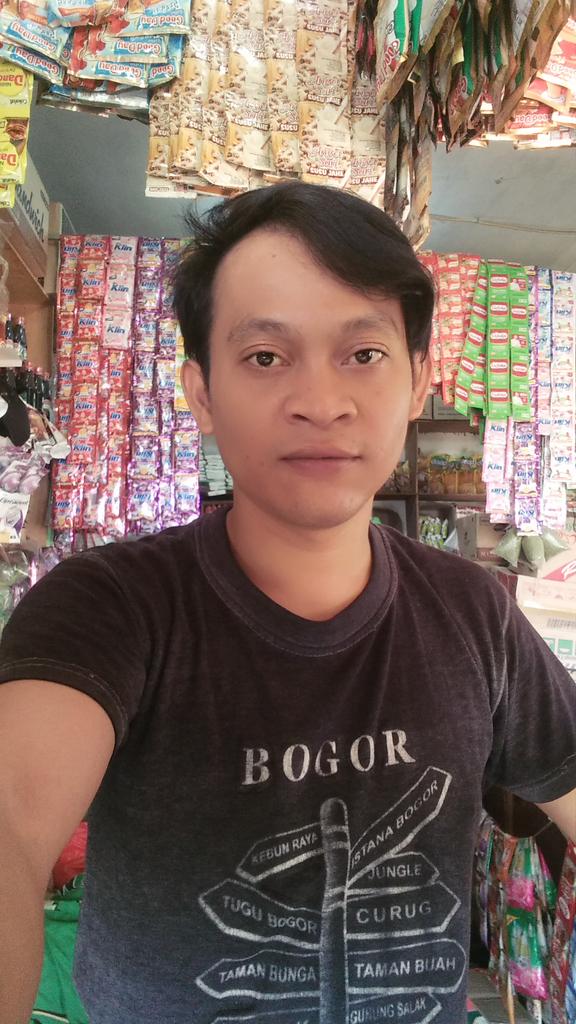 asroribatubara's tweet photo. mencoba jd diri sendiri itu lebih menyakitkan drpd jadi orang laen
@WariaMonic @02junnne @AAbhimayu @AbangJav @AriyadiFahreza @badkitty0138 @Bang_Zimmy @bratttzzz1 @CorazonSelvio @Dorran204 @daddyf8boy 
#gaybekasitimur 
#gaycilacap 
#duniapelangi 
#ArtFilmGala2021 
#hiburanmalam https://t.co/vVgJTWpljQ
