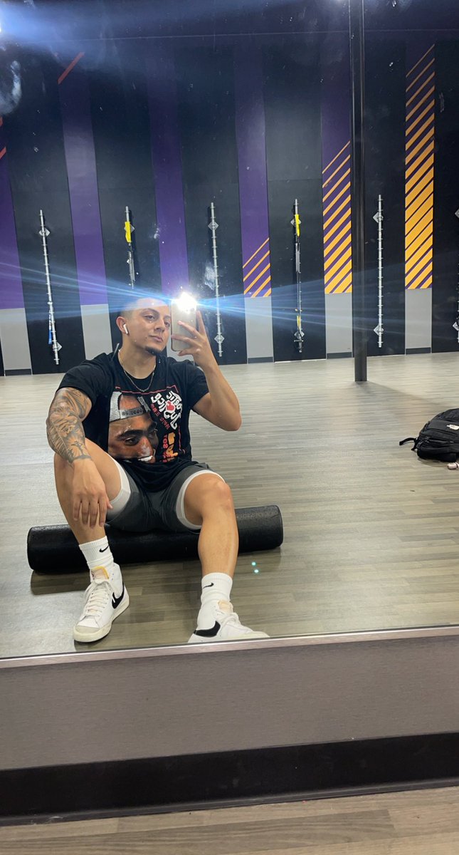 ziggsss_'s tweet photo. 🙇‍♂️ https://t.co/6c5idq9dwU