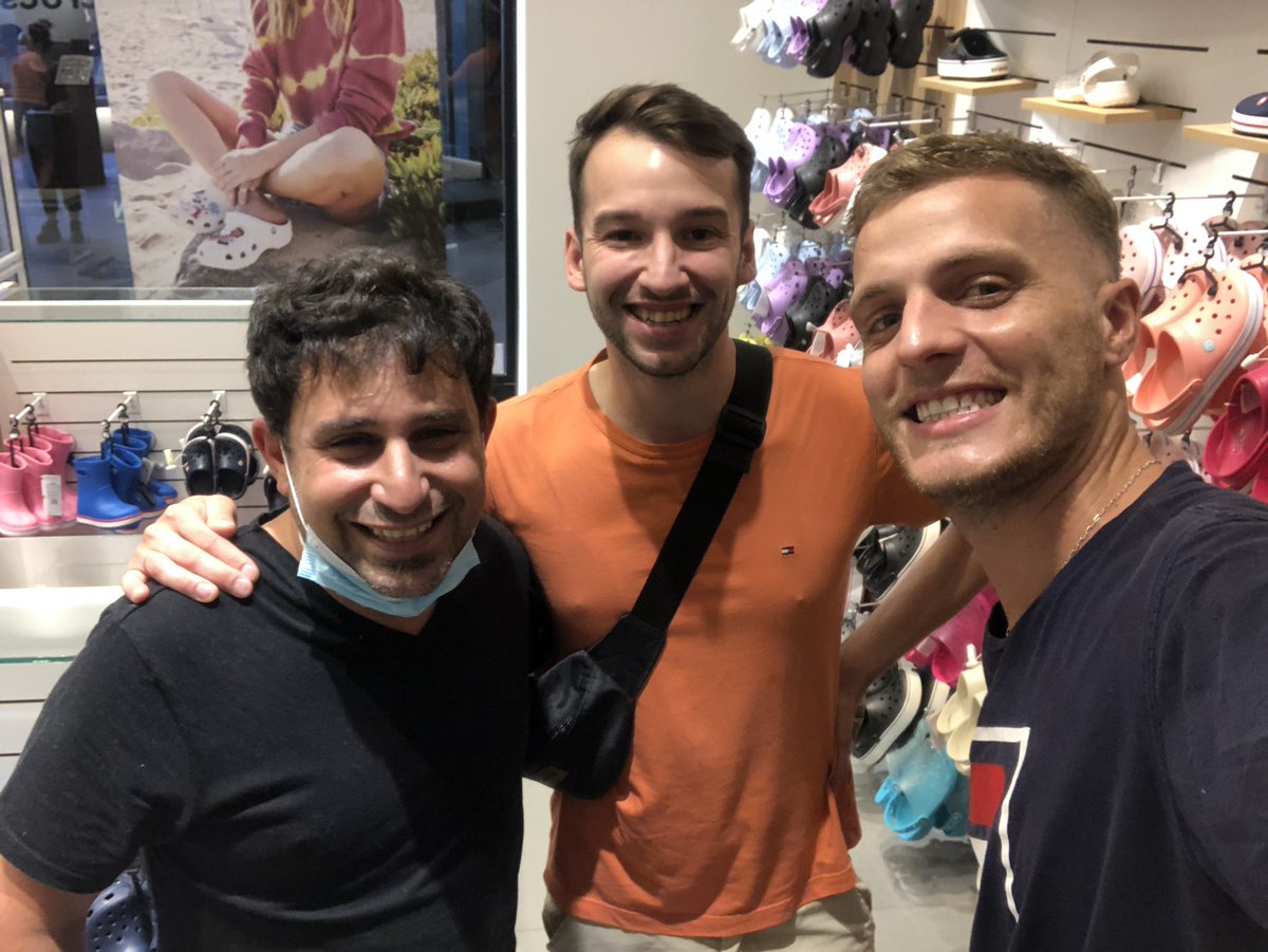 ChamaDiegote's tweet photo. @CocinaTelefe , @TardittiFacundo @CarlosBakeOff  les dije q ambos eran finalistas !!!!! Me deben unas crocs!!!!! https://t.co/8aKmkaUJ7a