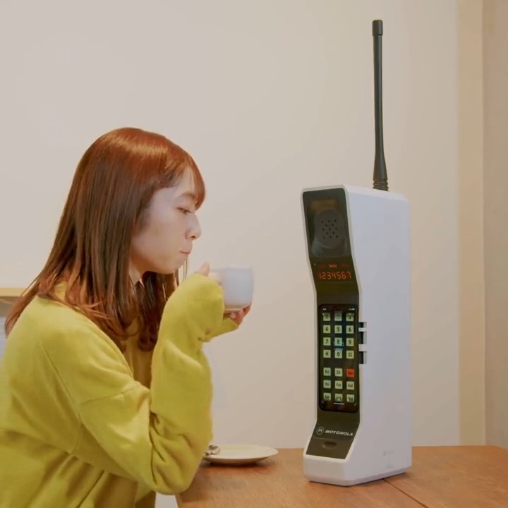 モトローラさんが38年前に作った世界初の商用携帯電話「DynaTAC 8000X