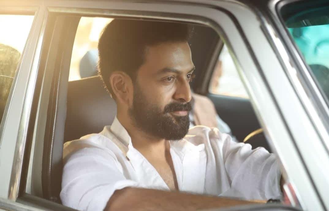 Poffactio's tweet photo. Prithviraj Sukumaran as Kuruvachan 🌟
in
#Kaduva 
A #ShajiKailas film 🔥

@PrithviOfficial 
#LocationStill 
#shootinprogress🎥🎬 https://t.co/CyT0SCpBqf