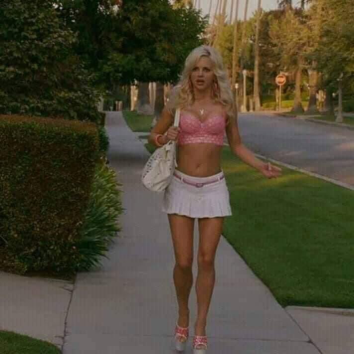 samuel_zapata14's tweet image. Mi grupo de amigas: Que bueno que traemos un hombre para que nos cuide 
- yo: