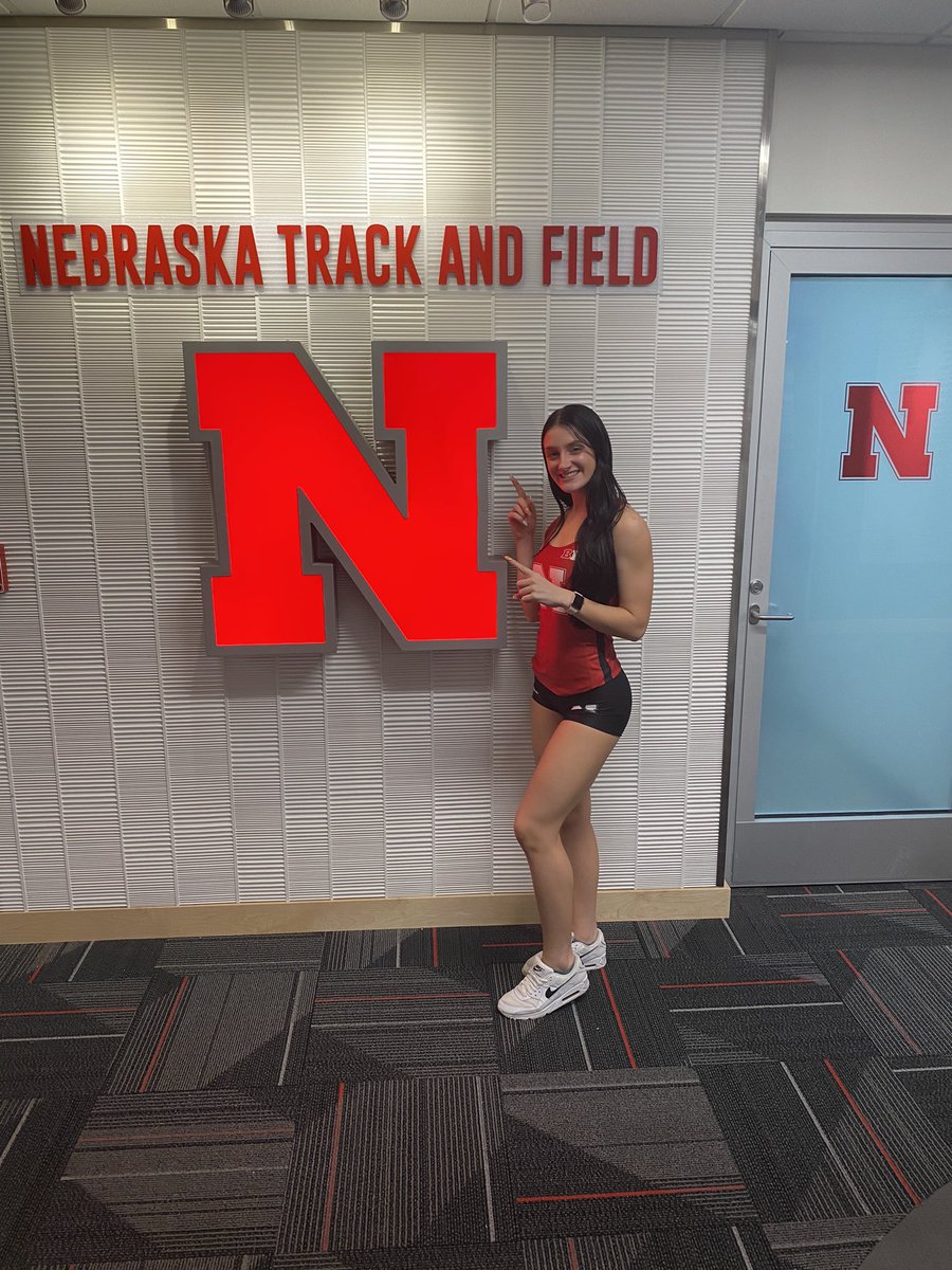 kenziecarneyy's tweet photo. Thank you Nebraska t&amp;f for a great visit this weekend! I loved seeing all the impressive things your program has to offer! @NUTrackandField @CoachBME  #goBigRed 🔴⚫️ #notcommitted https://t.co/pgNgrTXjnG