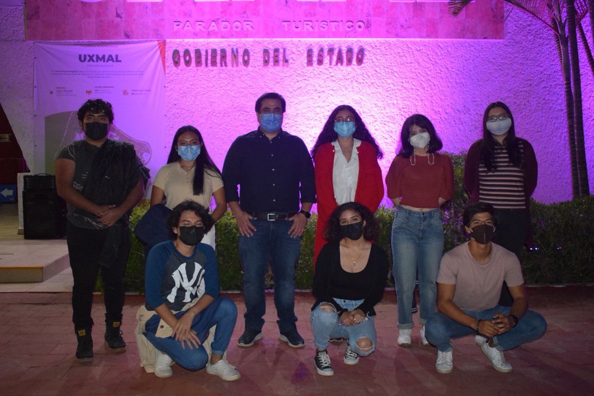 mdiazm2000's tweet photo. Estuvimos con los integrantes de la #NFU y su Pdta Alejandra Mejía en una de las pruebas de #ECOSdeUXMAL, firmamos un convenio para trabajar juntos acercando la cultura a los #jóvenes y promoverla entre todos.
Seguimos trabajando juntos, creciendo parejo y #TransformandoYucatán https://t.co/avwQ5zh6ix