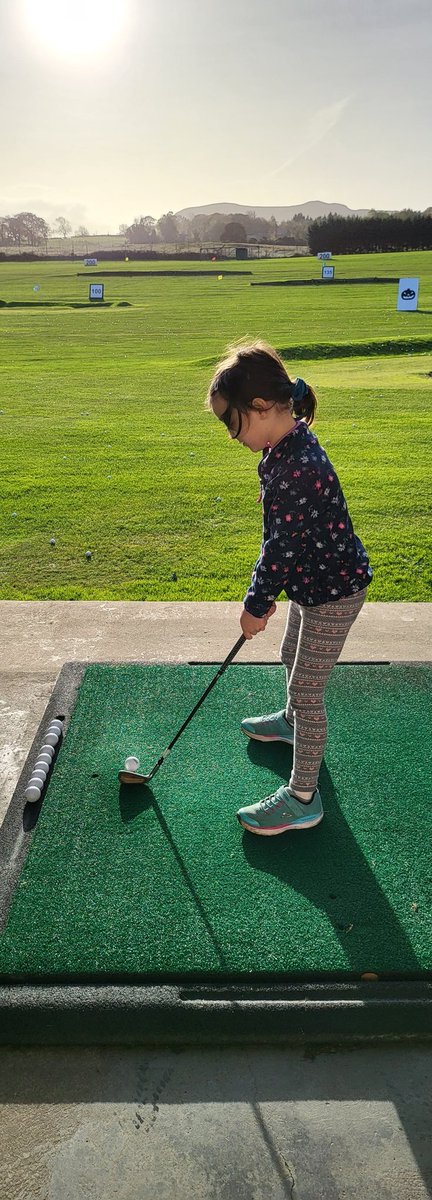 ScottYoung91's tweet photo. Daughters first time trying golf and she was amazing. First left hander in the family. Proud father moment. https://t.co/QiP16PlfDM