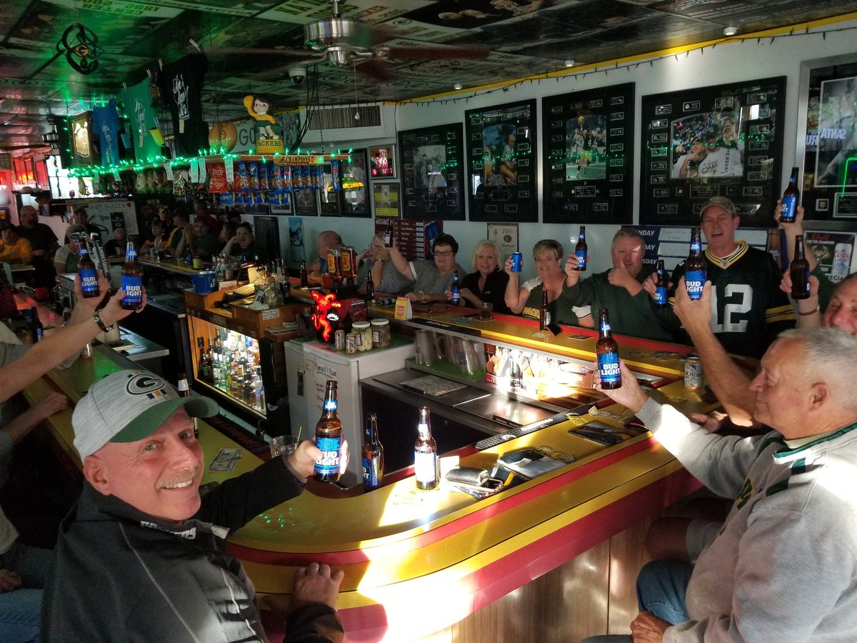 Bill_Michaels's tweet photo. When you throw a party... you gotta get everyone a drink right?
@JimsBarPdc
@budlight https://t.co/wkbyRELnFD