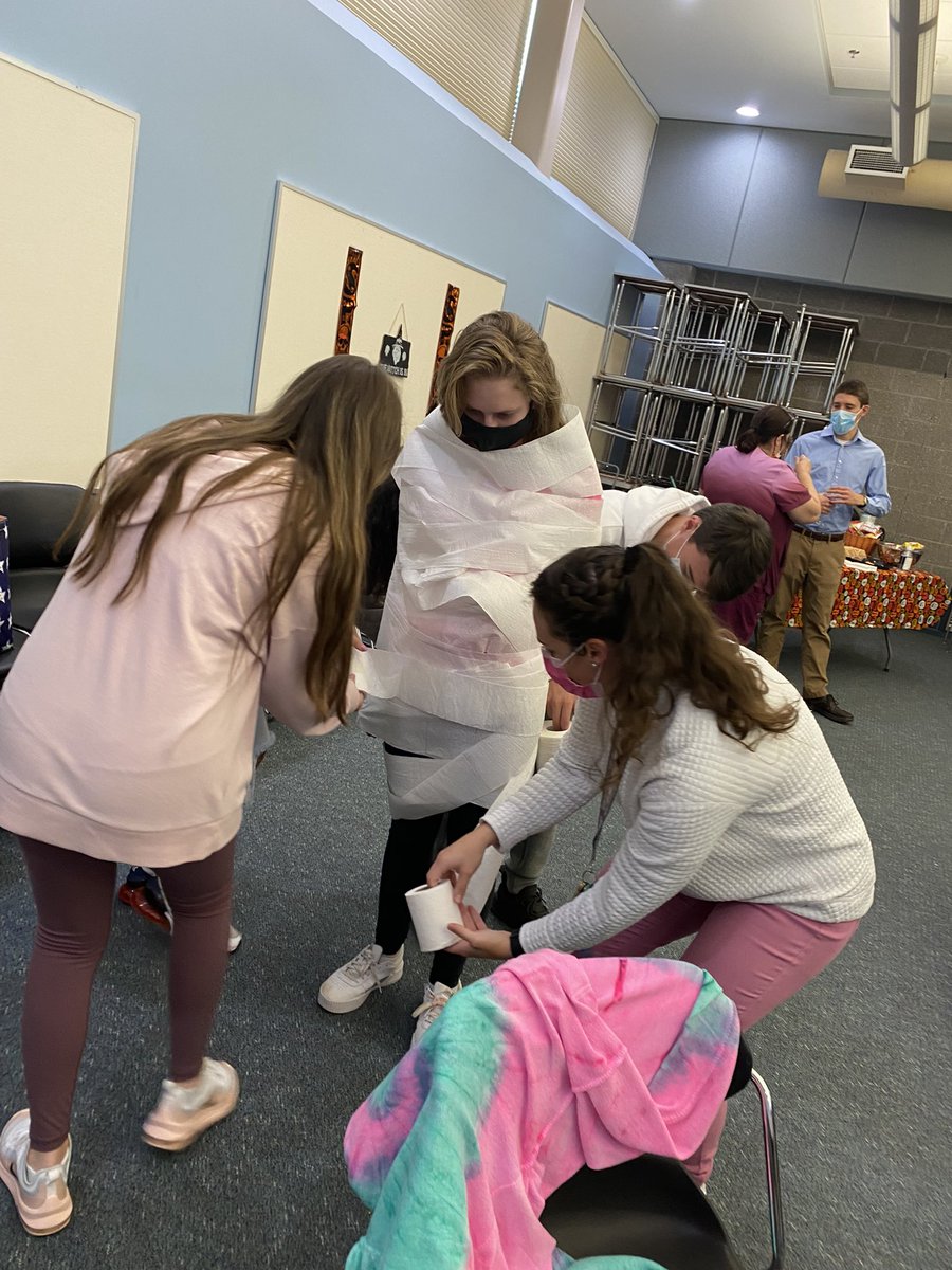BestBuddies_SL's tweet photo. Thank you to everyone who joined us for rescheduled Halloween Party! We have the best buddies 😏, faculty and staff around! On to Thanksgiving! https://t.co/3moS5gFi1o