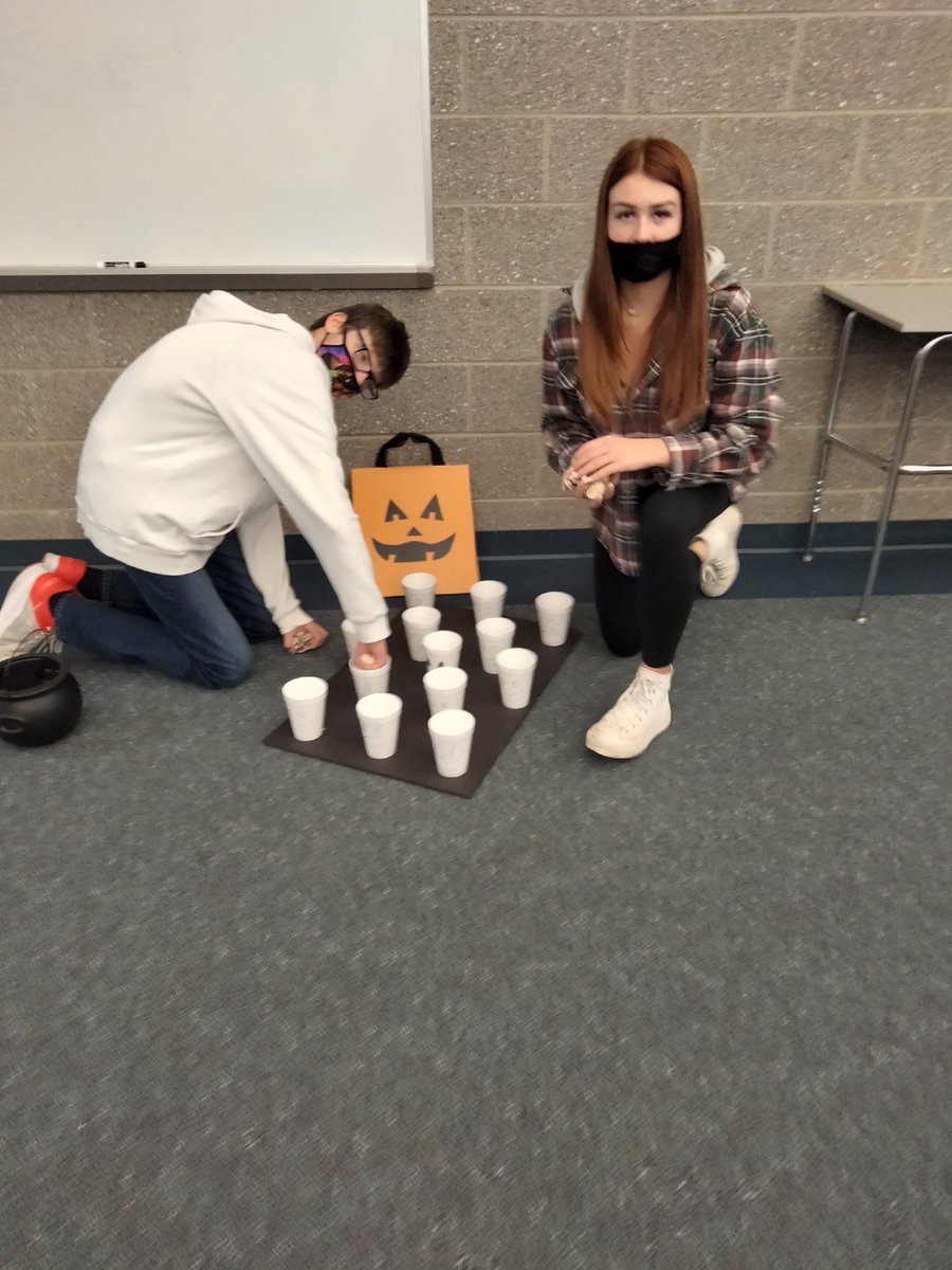 BestBuddies_SL's tweet photo. More pics from our amazing Halloween Party. 👻It was our first in-school get together since 2019 and it was awesome! 😎Thank you to our wonderful buddies! 😊 https://t.co/RuOeGFxi5P