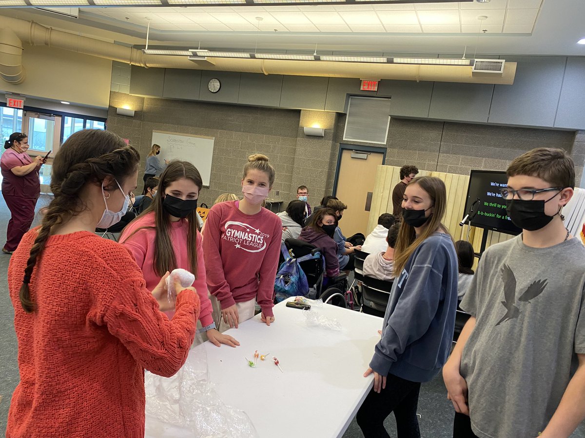 BestBuddies_SL's tweet photo. More pics from our amazing Halloween Party. 👻It was our first in-school get together since 2019 and it was awesome! 😎Thank you to our wonderful buddies! 😊 https://t.co/RuOeGFxi5P