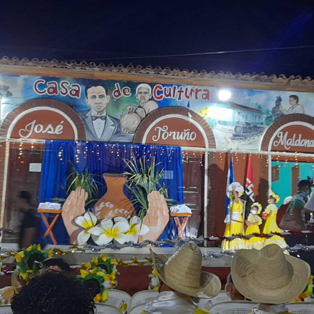 xochilucia's tweet photo. Como una verdadera fiesta electoral estamos viviendo las #EleccionesSoberanas2021 estamos reconociendo los logros por los que #NicaraguaTriunfa y quiere #TrabajoPazProsperidad #YoVote #UnidosEnVictorias https://t.co/2TozwMgNt9