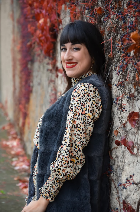 Raquelmarcos244's tweet photo. El 11.11 está a la vuelta de la esquina con grandes descuentos en @SHEIN_official 

Con mi código GE0457➡️15% de descuento ADICIONAL🛍

Hoy enseño este precioso chaleco súper suave y amoroso🖤🧸https://t.co/VdeGFONVRz Ref. 1723851
#SHEIN #SHEINgals #SHEINsinglesday #SHEINgenENJOY https://t.co/DtAykuHh9a