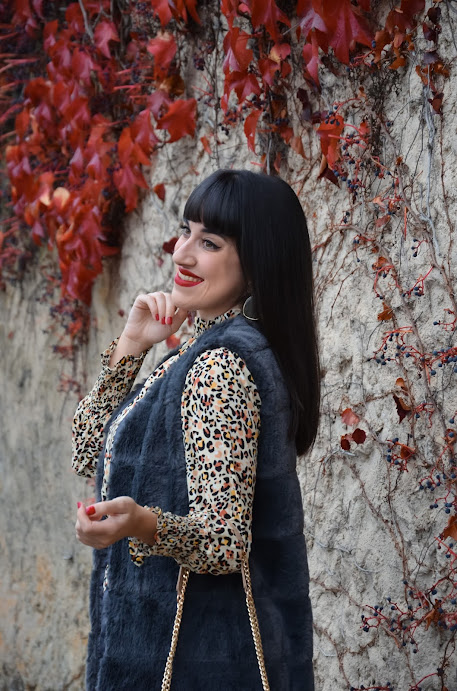 Raquelmarcos244's tweet photo. El 11.11 está a la vuelta de la esquina con grandes descuentos en @SHEIN_official 

Con mi código GE0457➡️15% de descuento ADICIONAL🛍

Hoy enseño este precioso chaleco súper suave y amoroso🖤🧸https://t.co/VdeGFONVRz Ref. 1723851
#SHEIN #SHEINgals #SHEINsinglesday #SHEINgenENJOY https://t.co/DtAykuHh9a