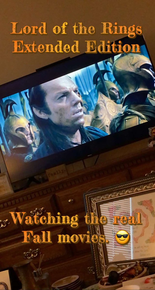 VigilantesSaber's tweet photo. Getting that Fall movie marathon in. 😎
#LordoftheRings #ExtendedEditions https://t.co/iLSXWztza2