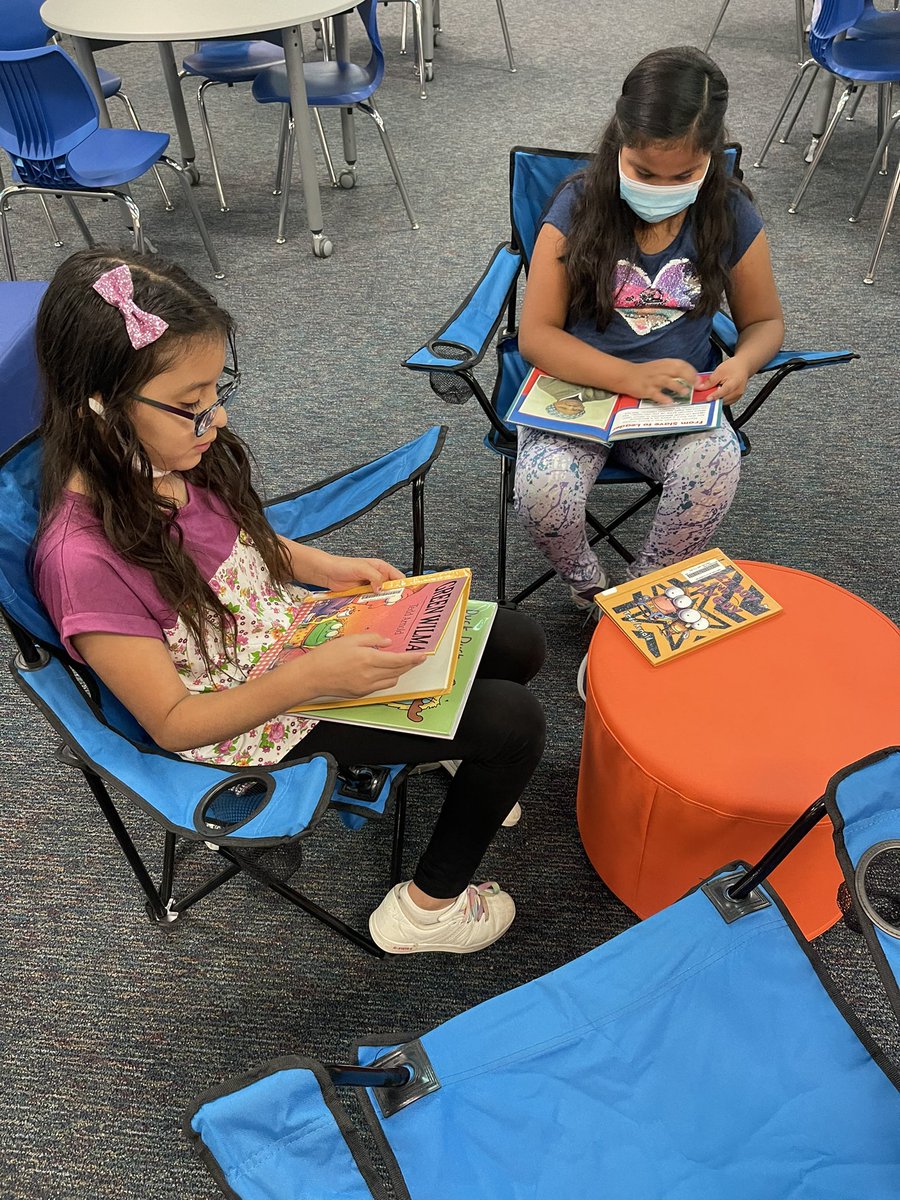 NHBookinBroncos's tweet photo. Sometimes you need a week to really take your time and find just right books, explore the different sections, and enjoy all the reading spaces in our library ❤️📚 #ElementaryLibrarian #BookinBroncos #lovemyjob @NEISDLibrary @NorthernHillsES https://t.co/dDhpnTqcnA