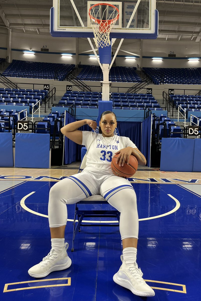 LayLay_32's tweet image. Year 3🤍🤞🏽 Unfinished Business ♾ #LLBOSSMANN🥺