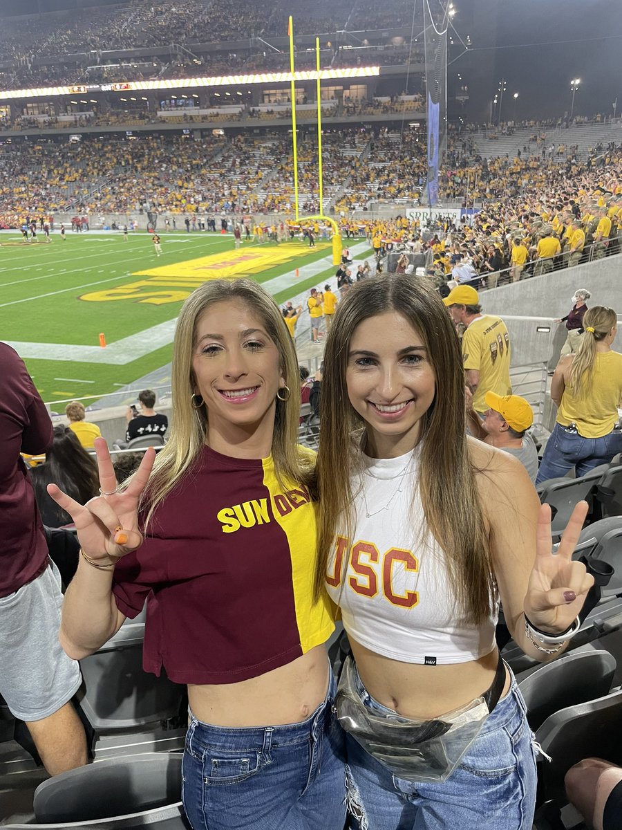 TZimelman's tweet photo. What a weekend it was! Had a blast 😊🏈❤️💛 #ASUFamilyWeekend #asu #winners #family https://t.co/wcRRbVdsLY