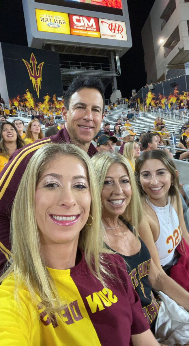 TZimelman's tweet photo. What a weekend it was! Had a blast 😊🏈❤️💛 #ASUFamilyWeekend #asu #winners #family https://t.co/wcRRbVdsLY