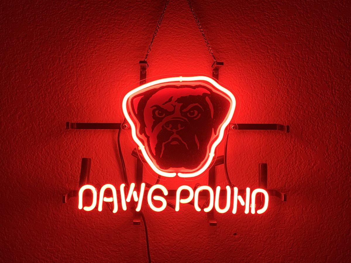 Victory light is back on. Here's hoping it stays lit for a while🤞🏼Go #Browns