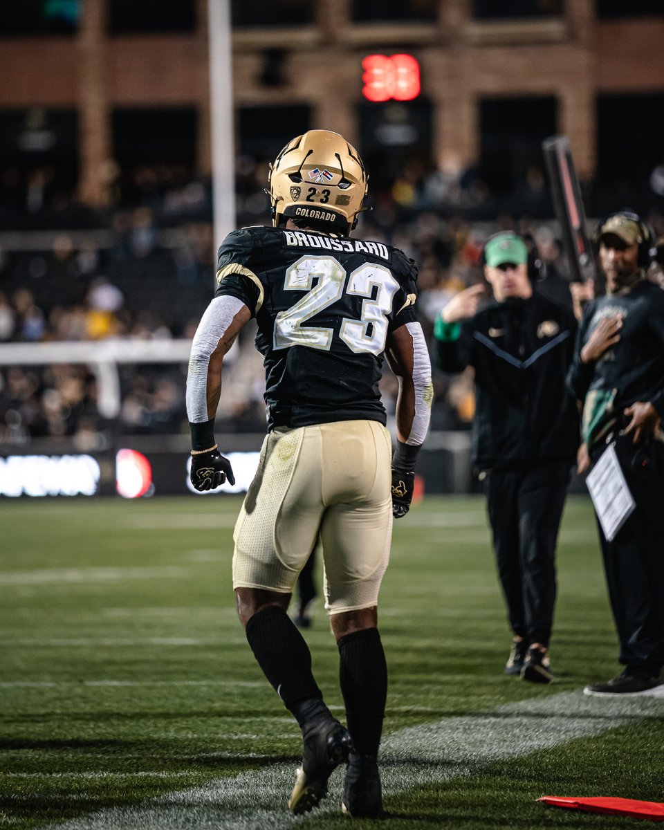 CUBuffsFootball's tweet photo. There goes Bru 💨

151 rush yards vs. OSU https://t.co/54Y7PSDqI4