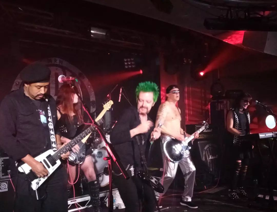 JBDeathRattles's tweet photo. We had a great weekend at #HardRockHell in Great Yarmouth, playing live on Fri night to a big crowd. It was great! #livemusic #rocknrollwillneverdie Big thanks to all involved https://t.co/Hvq7jCFgKH