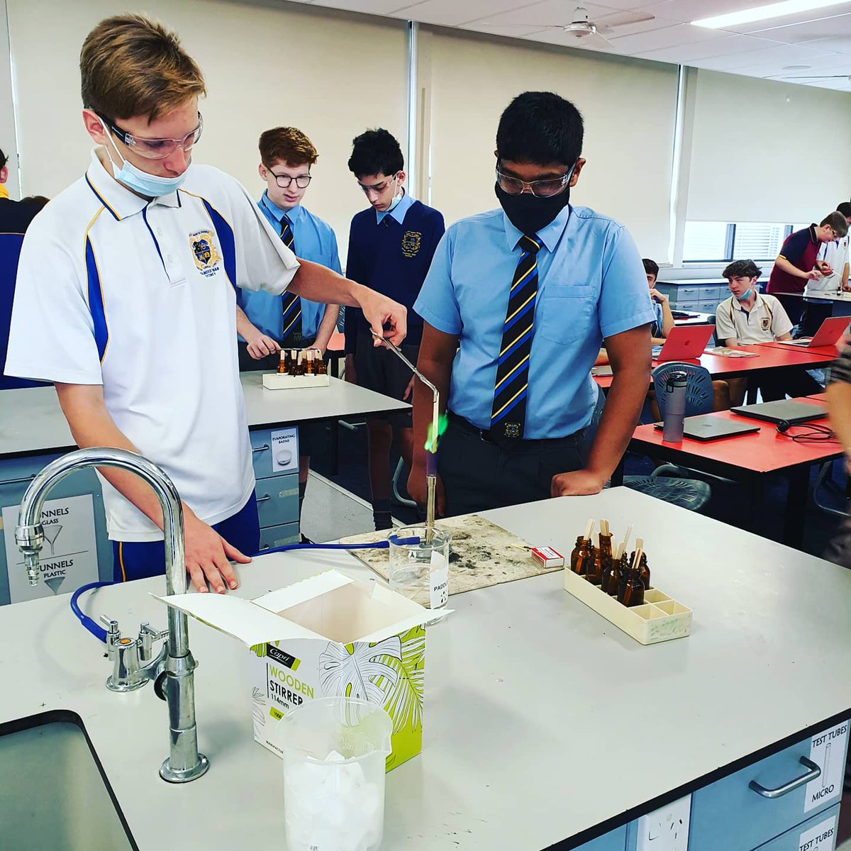 mccnthshore's tweet image. Now entering our third week of a return to face-to-face learning and its almost like we were never gone! Productive and supportive classroom routines are in place, and our students are once again enjoying practical and experiential learning.

#itsgoodtobeback #learningroutines
