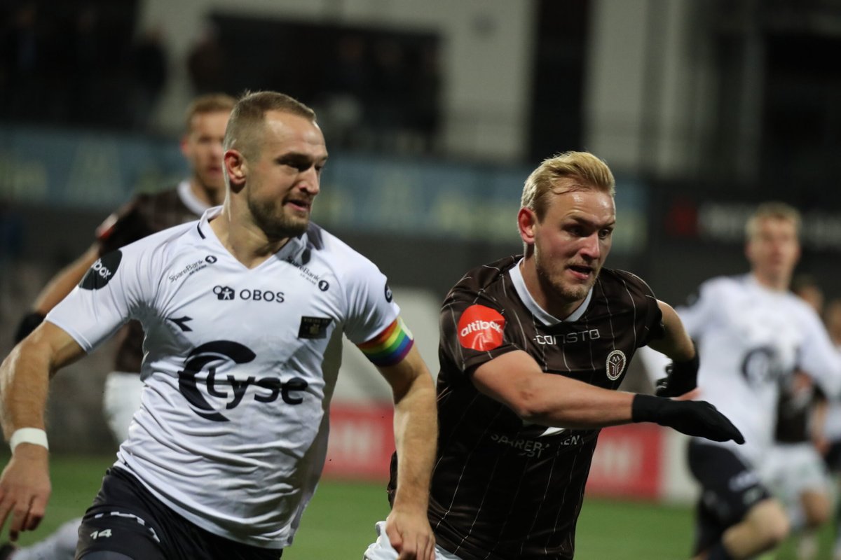 fotballnerdno's tweet photo. Frustrert Walstad om den kontroversielle straffesituasjonen: - Det er helt uforståelig - https://t.co/5K41RqPUI7 #fotballnerd https://t.co/7YJ6yeBAPp