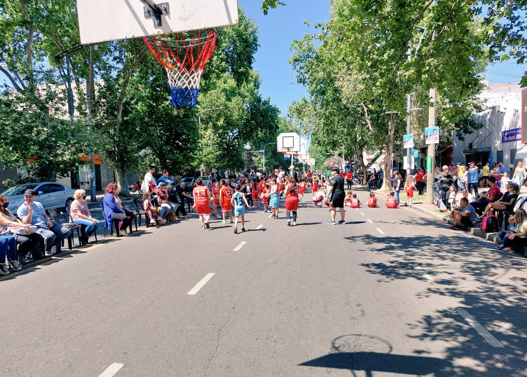 german zaina (@germanzaina) on Twitter photo Domingo de Calle Recreativa del sur y Minibásquet en Club Calzada junto a <a href="/pablojavkin/">Pablo Javkin</a> y <a href="/Ciro6as/">Ciro Seisas</a> 🏀💪 #LaVozDeRosario 📢 son los clubes, el deporte y los pibes y pibas jugando y paseando en familia ❤🙌
#UnidosParaQueGaneRosario #CiroSeisasConcejal Domingo de Calle Recreativa del sur y Minibásquet en Club Calzada junto a <a href="/pablojavkin/">Pablo Javkin</a> y <a href="/Ciro6as/">Ciro Seisas</a> 🏀💪 #LaVozDeRosario 📢 son los clubes, el deporte y los pibes y pibas jugando y paseando en familia ❤🙌
#UnidosParaQueGaneRosario #CiroSeisasConcejal