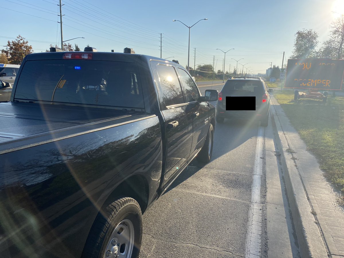 CstTaraso9345's tweet photo. A few short hours spent on #ItCanWaitHalton #DistractedDriver enforcement this afternoon resulted in me nabbing 3 separate drivers using the phone while driving.

-One also not wearing seatbelt
-One had a child in the car

Charged accordingly.
#RoadSafety #ICWH https://t.co/lIKyGw9ghi