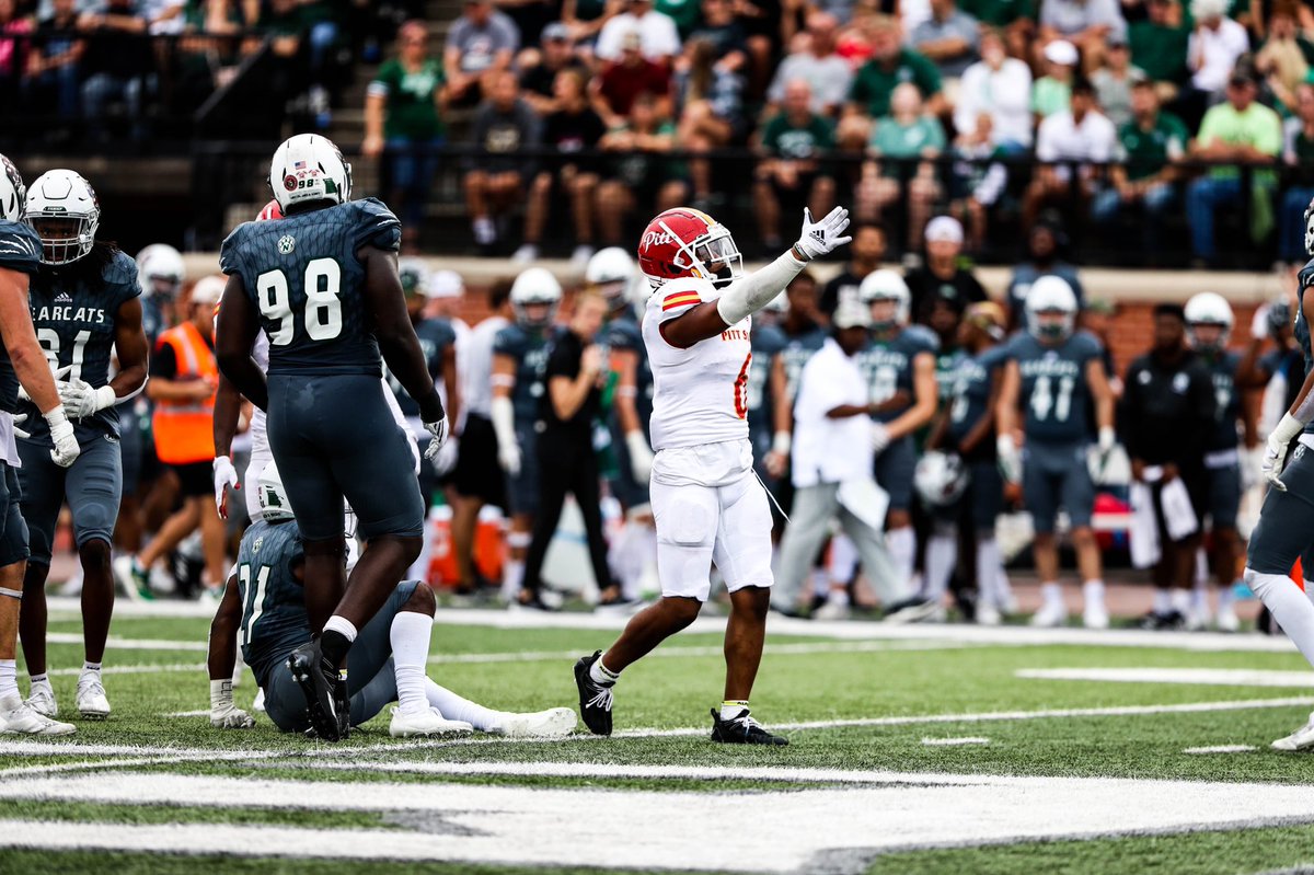bo_baker2's tweet photo. After a great conversation with @CoachTomAnthony I’m grateful to have EARNED an offer from Pitt State!!! 🦍🟡🔴⚫️⚪️
@CoachDaleWest @JDiMinno @seancooper_C4 @BrandidSports https://t.co/efY1PvqwgT