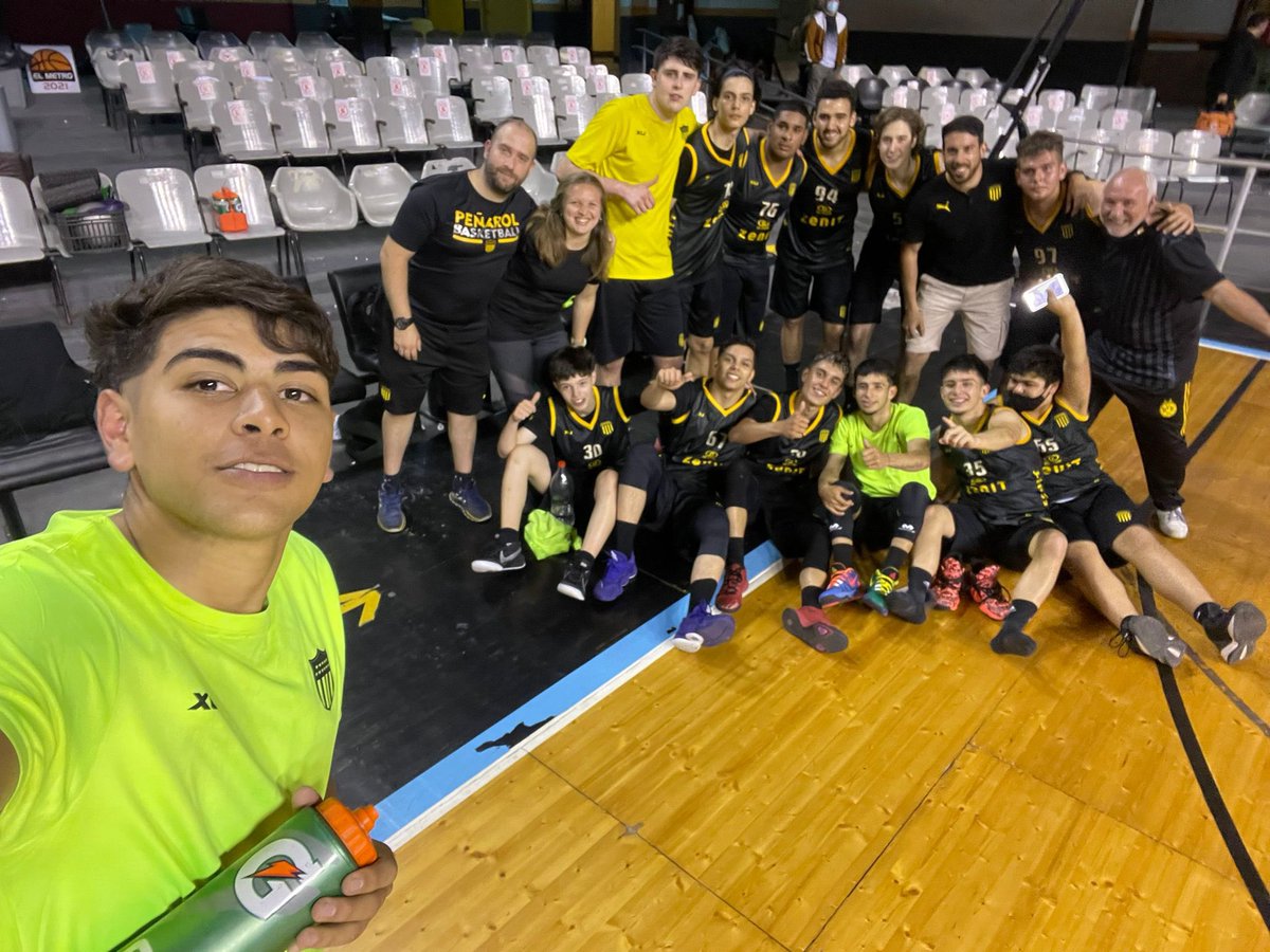 gustavaso1971's tweet photo. 🔥🔥 #Formativas2021 🏀 @BasketCAPuy
3 fotos
3 selfies
3 planteles
A la final las tres categorías
U15, U17 y U19
Felicitaciones a los chicos, CT y a todos los compañeros de directiva que meten en el día a día!
Vamos por todo! https://t.co/bLOdyIq5pd
