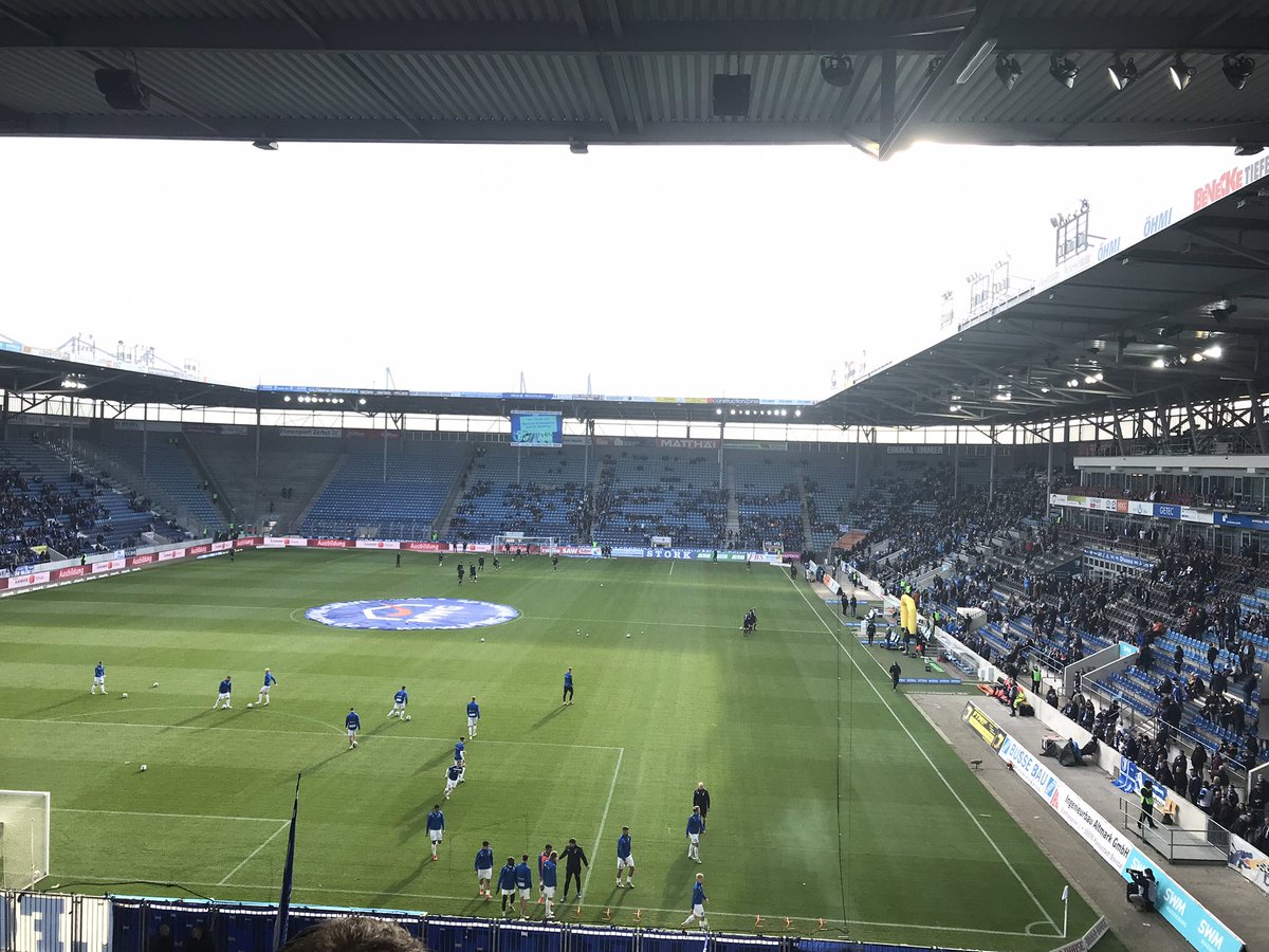 CoraLandshuter's tweet photo. #Spitzenreiter @1_FCM #FCMSCV @SektionTWFCM 💙🤍💪 https://t.co/aIR8UVTzHU