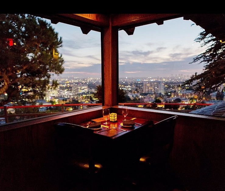 YamashiroLA's tweet photo. The #PerfectDateNight spot:Come celebrate the night on top of the City of Angels. https://t.co/cuzTgHRLes #EngagementLocation #MeetingVenue #FirstDateLocation https://t.co/cdKLN5Cvdd