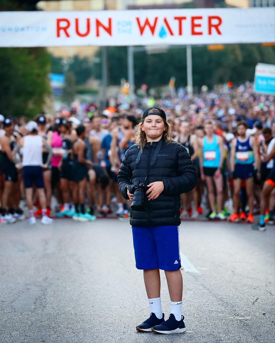 LizKreutz's tweet photo. Loved squeezing @Tuhabonye and photographing @gzlfoundation #runforthewater with a special photographer this morning 🥰 What a gorgeous morning to Run with JOY! ❤️#cleanwater #Burundi #runwithjoy https://t.co/KVb1JFvcRg