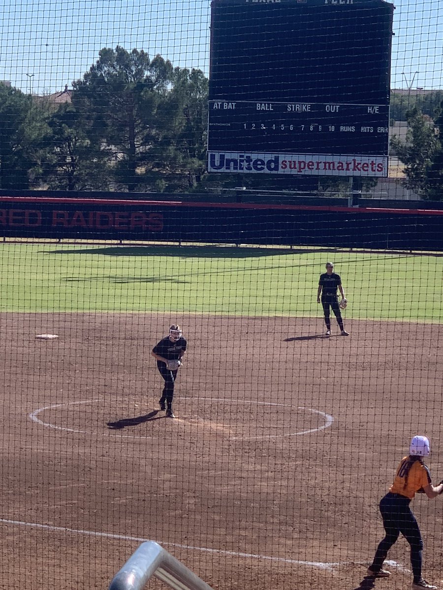 twillis4d's tweet photo. Back in the 806! #GunsUp https://t.co/3uTPNZbB2D