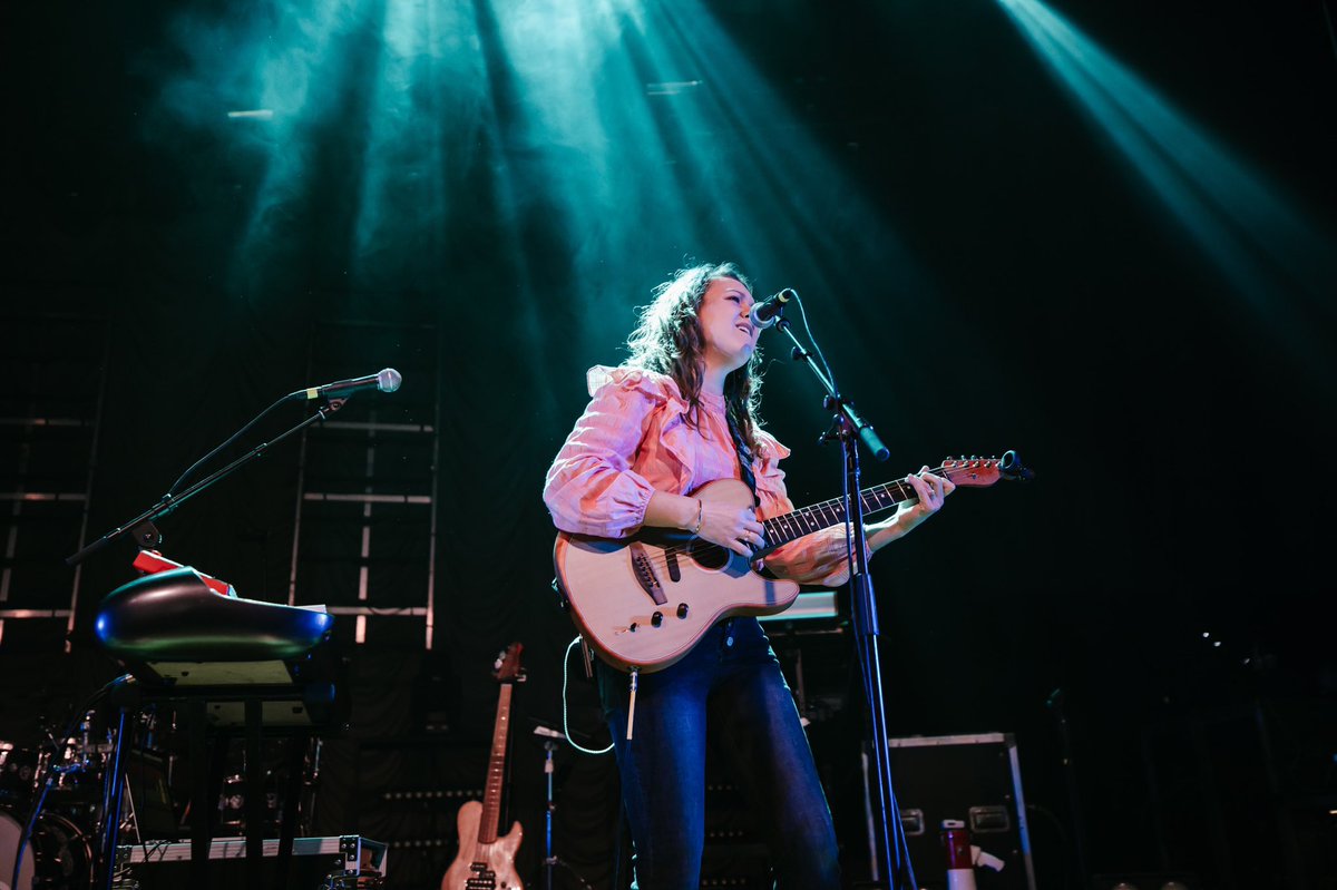 cochrenmusic's tweet photo. Asheville, NC we loved you and your beautiful city! Thanks for the good times! Montgomery, AL you’re up next tonight!
📸 @diegobrawn
#awakeningevents #thetheatertour #tobymac #cochrenandco #fenderguitars https://t.co/ah3HGLJ79D