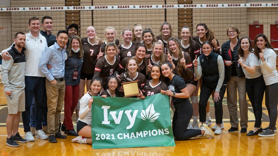 IvyLeague's tweet photo. GO BRUNO.

@BrownAthletics had quite a successful weekend as @Brown_WSoccer and @Brownvball outright clinched their respective titles to punch their 🎟️ to the NCAA Tournament.🌿⚽️🏐

📰 » https://t.co/1LmEGDbf0k https://t.co/LCABRYIsgj