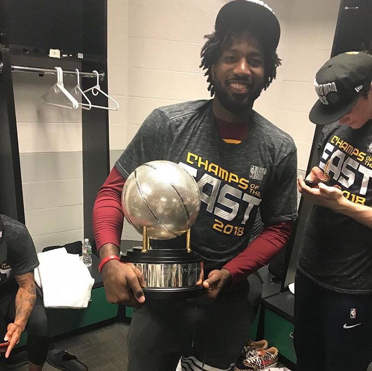 nbatrend's tweet photo. Ik we joke about Lebron not having teammates but who tf are these people https://t.co/s1LBd3y0NI
