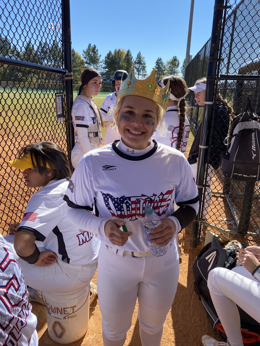 OHOutlawsYoung's tweet photo. Great day! Started off with a win against @INGators18U then competed in a fantastic game against @TNFuryPremier22 with a tough 4-3 loss. Congrats @Saadielys3 & @delaineysix2023 on your homers!! Happy to finish out our fall season strong, proud of u girls ๐ช๐ผ๐ค โ ๏ธ #outlawsstrong https://t.co/f8b5ZdVXn4