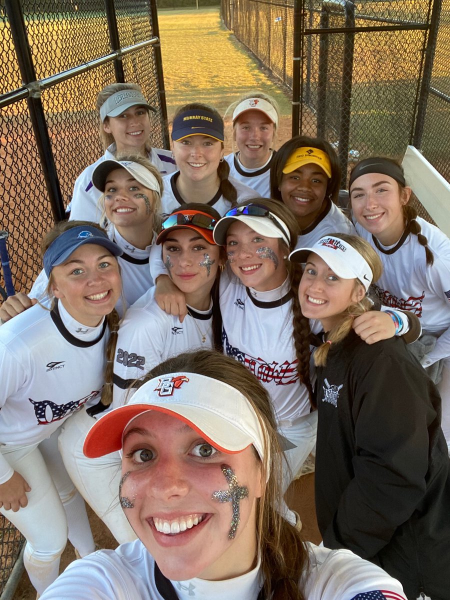 OHOutlawsYoung's tweet photo. Great day! Started off with a win against @INGators18U then competed in a fantastic game against @TNFuryPremier22 with a tough 4-3 loss. Congrats @Saadielys3 & @delaineysix2023 on your homers!! Happy to finish out our fall season strong, proud of u girls ๐ช๐ผ๐ค โ ๏ธ #outlawsstrong https://t.co/f8b5ZdVXn4