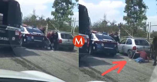 Milenio's tweet photo. ▶ ¿Ellos nos cuidan? Captan a policías golpear a adulto con bastón en Edomex

Ocurrió en Cuautitlán Izcalli y se aprecia a más de 10 patrullas en el lugar
https://t.co/EUZa2tIjZn https://t.co/4LIDmaSQxx