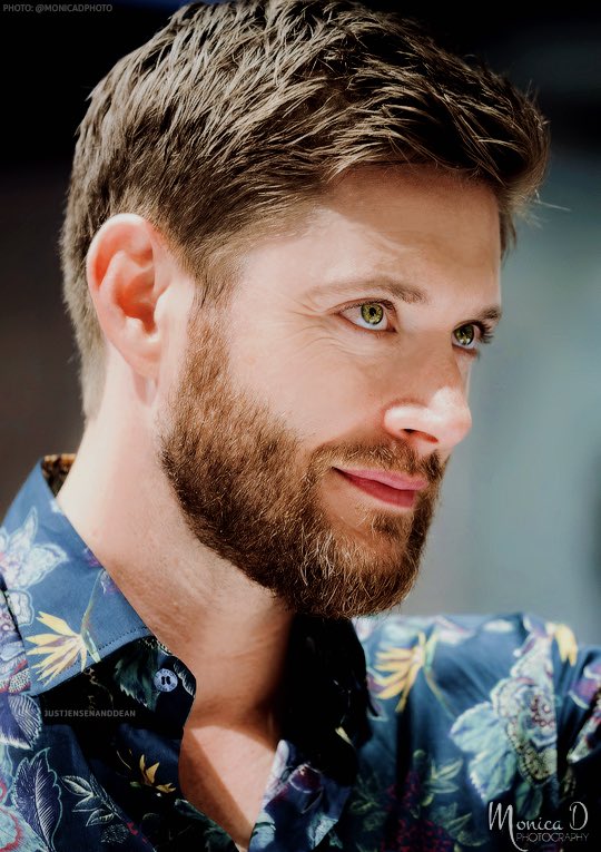 YeeHawTFW's tweet photo. @bookoholic12 @AnchorsOutAtSea This was the other one he could have picked and he still went with the yeehaw 🤣🤣🤣 https://t.co/rVcgtW3rJd